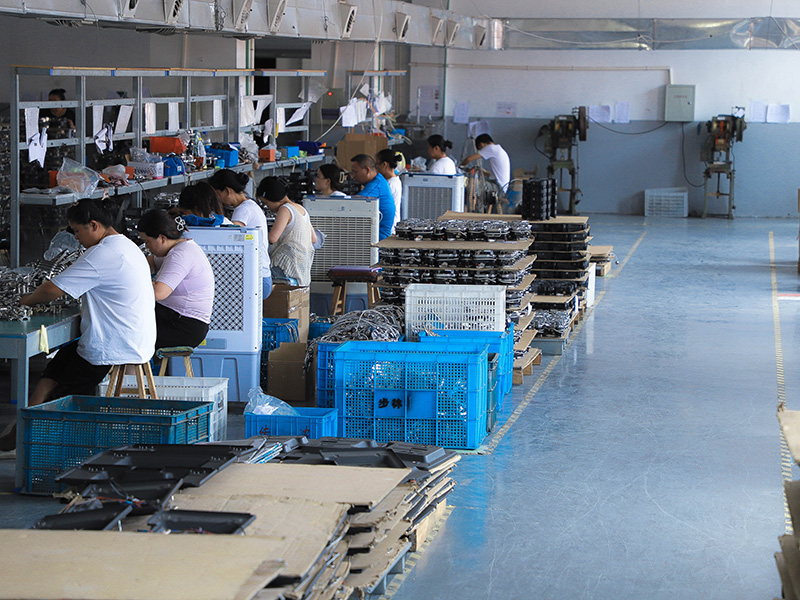 Après le début de l'automne, l'alpinisme, les sports de plein air deviennent...